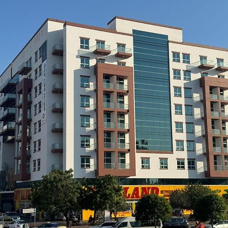 Backpackers Heaven ! 18 Beds In A 2 Bedroom Apartment In Front Of Union Metro Station Diera Дубай Экстерьер фото