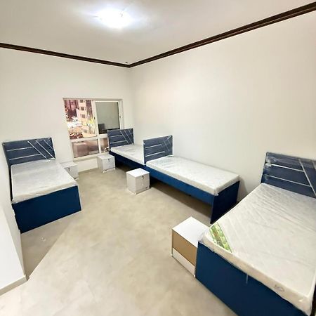 Backpackers Heaven ! 18 Beds In A 2 Bedroom Apartment In Front Of Union Metro Station Diera Дубай Экстерьер фото