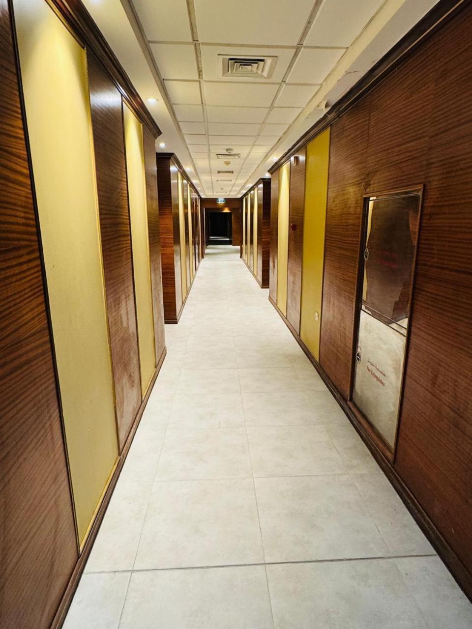 Backpackers Heaven ! 18 Beds In A 2 Bedroom Apartment In Front Of Union Metro Station Diera Дубай Экстерьер фото