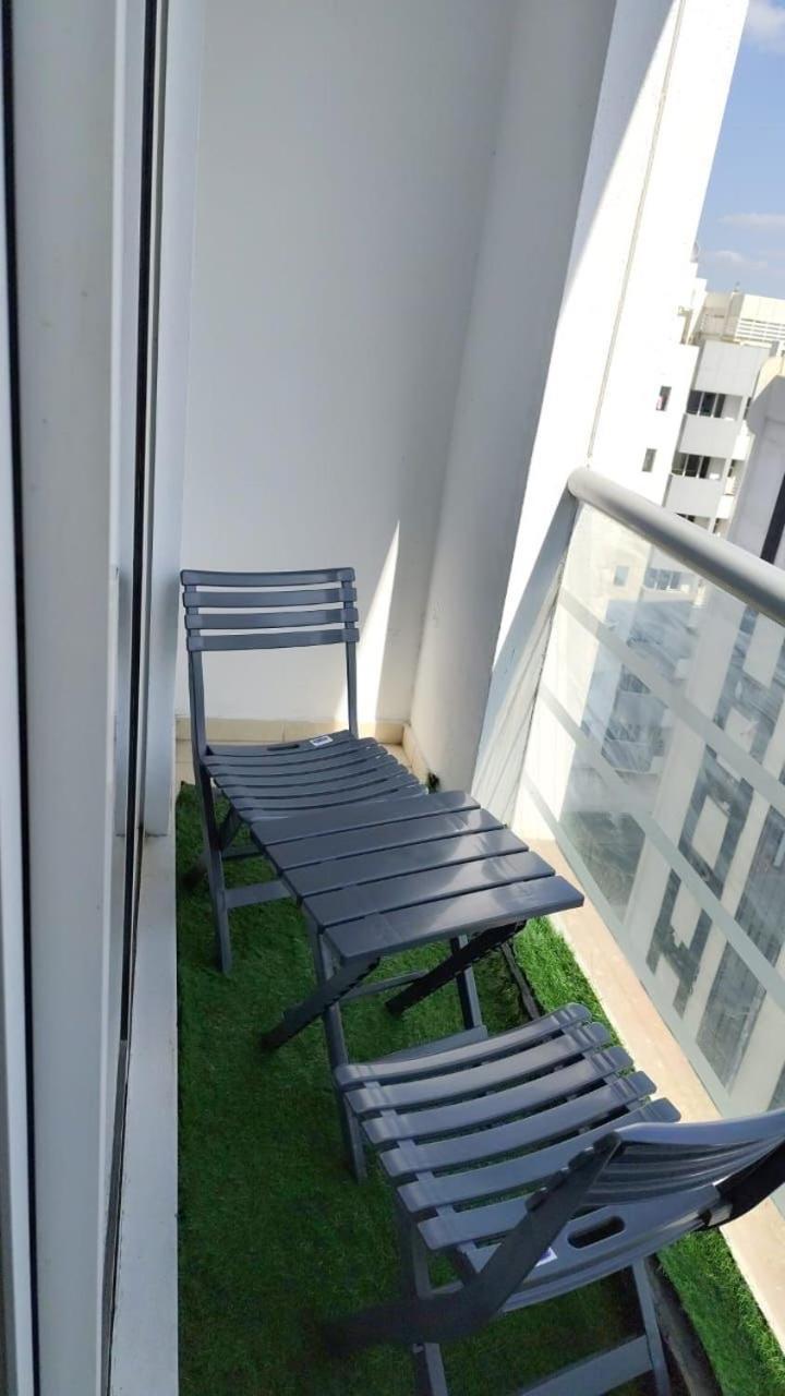 Backpackers Heaven ! 18 Beds In A 2 Bedroom Apartment In Front Of Union Metro Station Diera Дубай Экстерьер фото