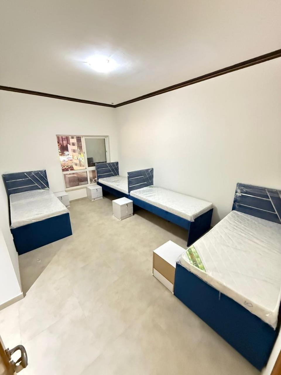 Backpackers Heaven ! 18 Beds In A 2 Bedroom Apartment In Front Of Union Metro Station Diera Дубай Экстерьер фото
